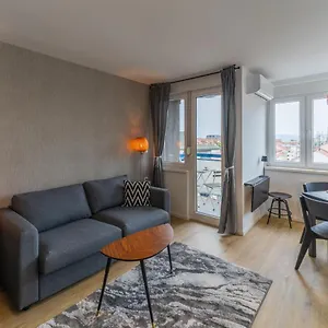 Elegant Tour As Gilly With Open Views And A Balcony In The Center Ljubljana