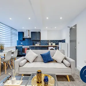 centrally-located-modern-2-bedroom-apartment.yorkshirehotels.net/